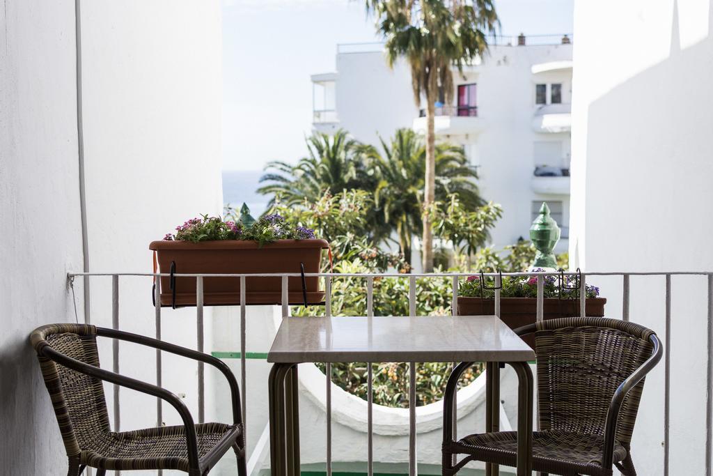 Hostal Mena Nerja Exteriör bild